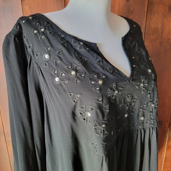 Whimsigoth Black Flowy Studded Blouse 2X Peasant Sleeve Silver Brads Witchy Plus - Picture 5 of 10